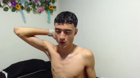 Snapshot of camiloyw2 chatting on February 3, 2:10 am CAMILO online show from February 3, 2:10 am