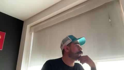 Snapshot of camm_27 chatting on April 12, 9:53 pm camm_27 online show from April 12, 9:53 pm