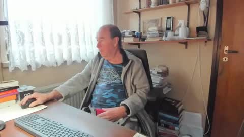 Snapshot of cammee chatting on February 6, 9:11 am Cammee online show from February 6, 9:11 am