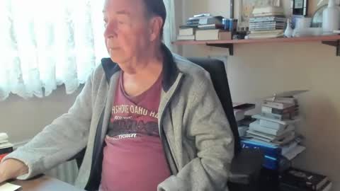 Snapshot of cammee chatting on February 24, 8:17 am Cammee online show from February 24, 8:17 am