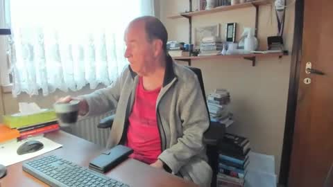 Snapshot of cammee chatting on February 28, 8:20 am Cammee online show from February 28, 8:20 am