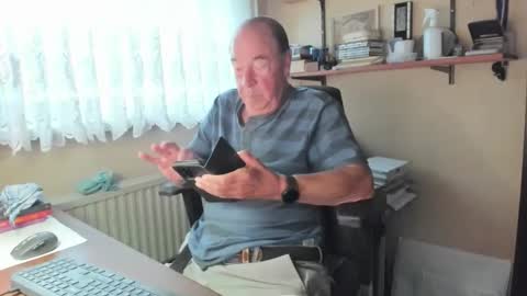 Snapshot of cammee chatting on September 26, 6:17 am Cammee online show from September 26, 6:17 am