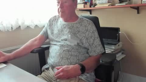 Snapshot of cammee chatting on February 2, 8:02 am Cammee online show from February 2, 8:02 am