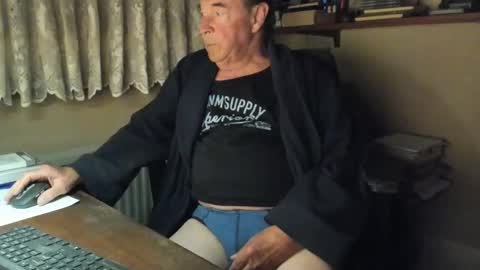 Cammee online show from April 18, 7:18 pm