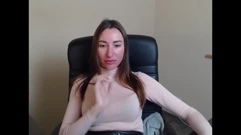 cammila horn online show from February 10, 6:28 am