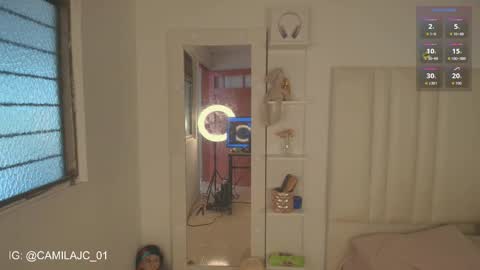 Snapshot of cammile_cole chatting on February 18, 3:41 pm Laura Camila online show from February 18, 3:41 pm