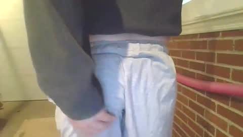 Snapshot of cammyman6900 chatting on October 27, 1:26 pm cammyman6900 online show from October 27, 1:26 pm