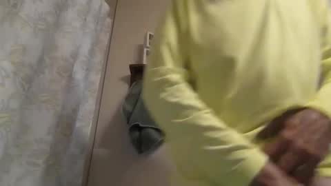 Snapshot of camperjay chatting on February 9, 10:36 pm james online show from February 9, 10:36 pm