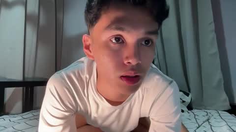 Snapshot of camwithethan chatting on October 27, 6:01 pm Ethan online show from October 27, 6:01 pm