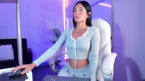 Snapshot of camyfoxx chatting on October 3, 11:51 am Camy online show from October 3, 11:51 am