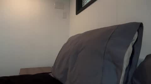 Snapshot of canadianboy204 chatting on June 14, 1:47 am canadianboy204 online show from June 14, 1:47 am