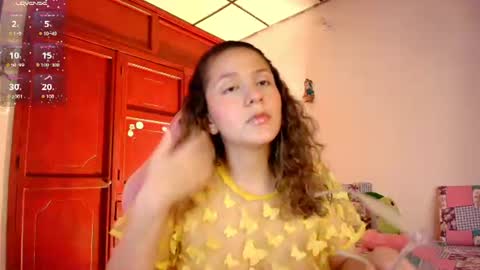 Snapshot of candase_ chatting on June 22, 2:13 am Candase online show from June 22, 2:13 am
