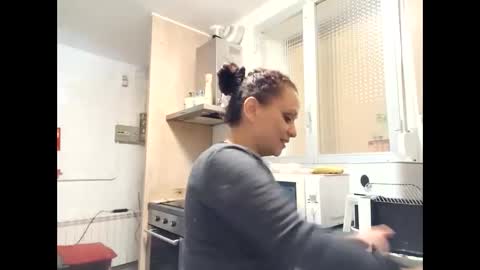 Snapshot of candela_brown chatting on December 22, 6:04 pm candela online show from December 22, 6:04 pm