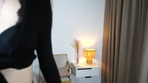 Snapshot of candelariaberenger chatting on October 19, 9:21 am Ariana online show from October 19, 9:21 am