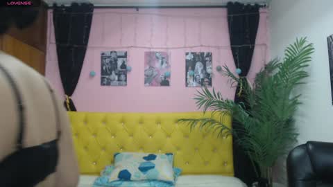 Snapshot of candiapole chatting on December 17, 4:21 pm Candy  online show from December 17, 4:21 pm