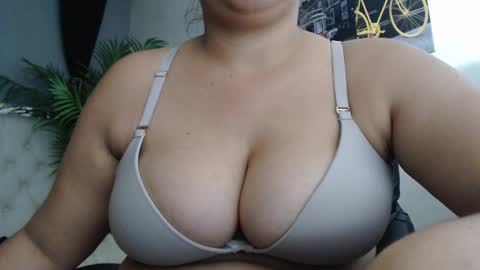 Snapshot of candiapole chatting on September 19, 1:01 pm Candy  online show from September 19, 1:01 pm