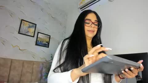 Snapshot of candicewayne chatting on May 30, 11:51 am CANDICE WAYNE online show from May 30, 11:51 am