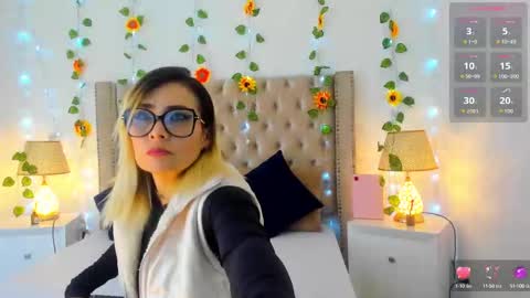 Candie  online show from September 28, 12:43 pm