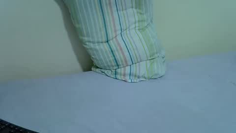 candiemaya online show from October 3, 4:53 am