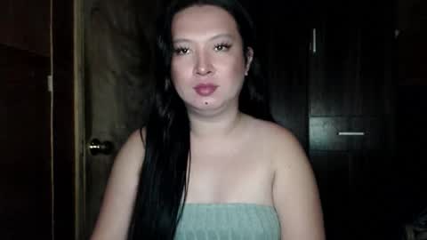 Snapshot of candiiice18 chatting on February 22, 7:19 am candiiice18 online show from February 22, 7:19 am