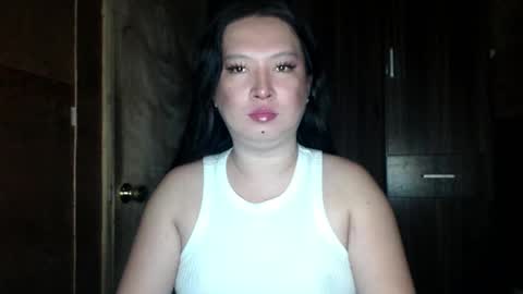 Snapshot of candiiice18 chatting on February 24, 8:23 am candiiice18 online show from February 24, 8:23 am
