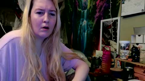 Candi online show from June 24, 9:52 am