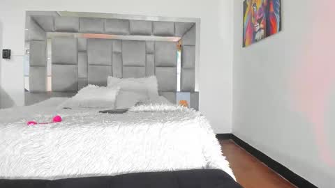 Candy  And Andy  online show from December 1, 1:43 am