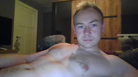 Snapshot of candy_boy_xoxo chatting on October 21, 4:08 pm candy_boy_xoxo online show from October 21, 4:08 pm