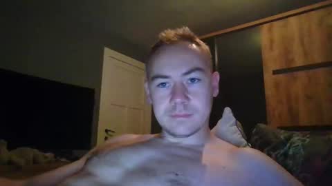 Snapshot of candy_boy_xoxo chatting on November 10, 9:08 am candy_boy_xoxo online show from November 10, 9:08 am