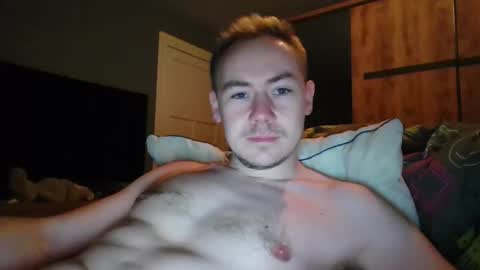 Snapshot of candy_boy_xoxo chatting on February 1, 4:27 pm candy_boy_xoxo online show from February 1, 4:27 pm