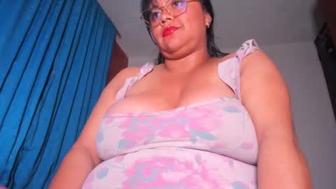 Snapshot of candy_browm1 chatting on May 6, 1:36 am Candy Brown online show from May 6, 1:36 am
