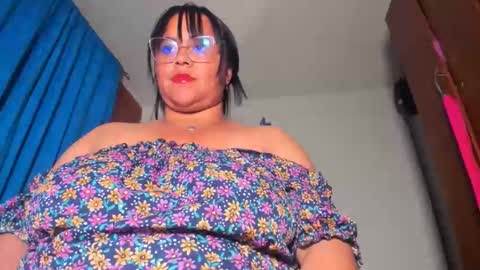 Snapshot of candy_browm1 chatting on May 15, 1:56 am Candy Brown online show from May 15, 1:56 am