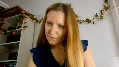 Snapshot of candy_cougar82 chatting on June 22, 9:50 am Candy Cougar online show from June 22, 9:50 am