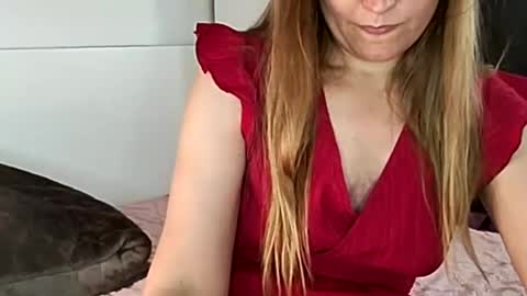 Snapshot of candy_cougar82 chatting on June 30, 9:21 am Candy Cougar online show from June 30, 9:21 am