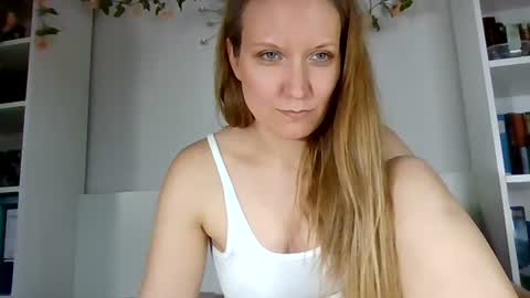 Snapshot of candy_cougar82 chatting on July 10, 8:07 am Candy Cougar online show from July 10, 8:07 am