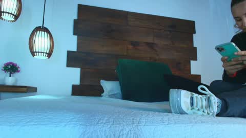 Jolie online show from March 27, 8:30 pm