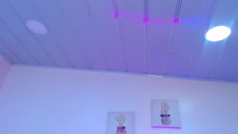 Snapshot of candy_lux_ chatting on April 29, 1:59 pm Candy online show from April 29, 1:59 pm