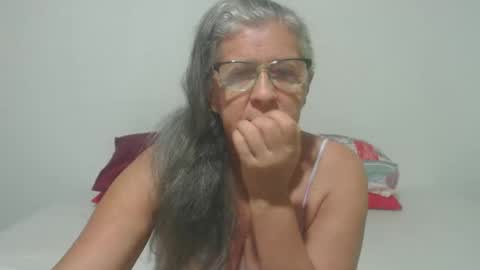 candy online show from February 9, 11:04 am