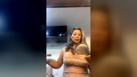 Snapshot of candy_queen81 chatting on April 28, 11:04 am candy_queen81 online show from April 28, 11:04 am