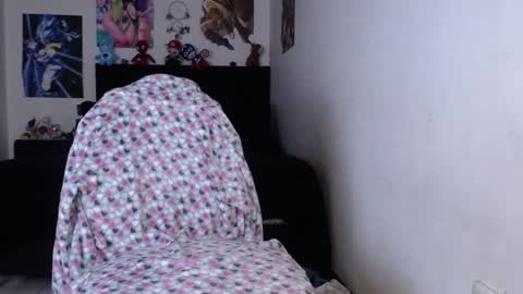 Snapshot of candy_scarce16 chatting on January 10, 8:04 pm Sharon online show from January 10, 8:04 pm