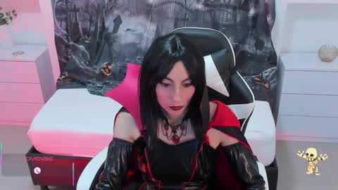 CANDY online show from October 31, 7:59 pm