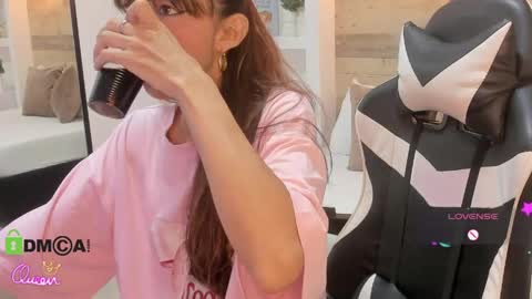 Snapshot of candy_summer28_ chatting on June 5, 7:19 pm CANDY online show from June 5, 7:19 pm