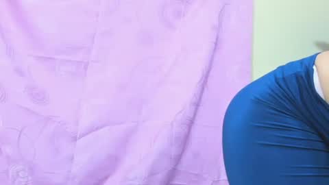 Snapshot of candy_sweety1 chatting on August 6, 3:47 pm candy sweety1 online show from August 6, 3:47 pm