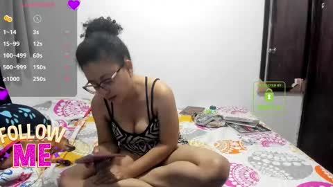 Snapshot of candy_val chatting on February 4, 5:35 am candy_val online show from February 4, 5:35 am