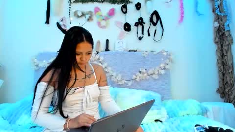 Snapshot of candycinnamon_0718 chatting on April 1, 12:17 pm luna online show from April 1, 12:17 pm