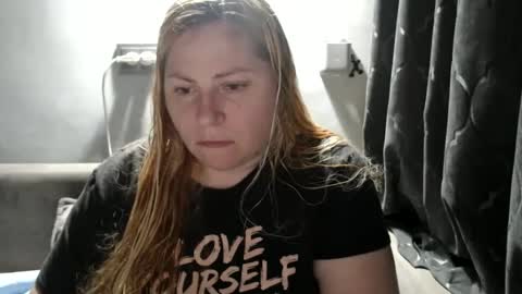 Snapshot of candycream74 chatting on February 15, 8:01 pm Laura online show from February 15, 8:01 pm