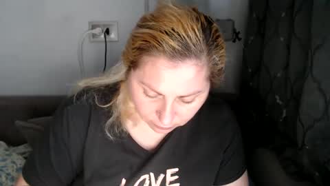 Snapshot of candycream74 chatting on February 19, 8:44 am Laura online show from February 19, 8:44 am