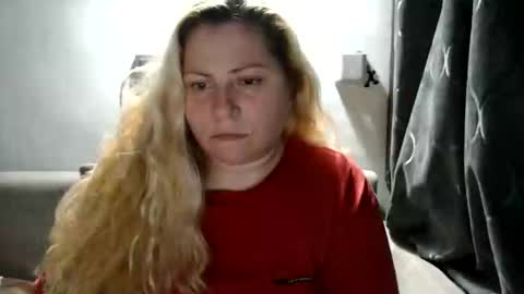 Snapshot of candycream74 chatting on February 23, 7:17 pm Laura online show from February 23, 7:17 pm