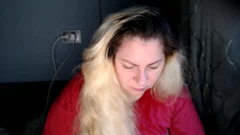 Snapshot of candycream74 chatting on September 23, 11:24 am Laura online show from September 23, 11:24 am