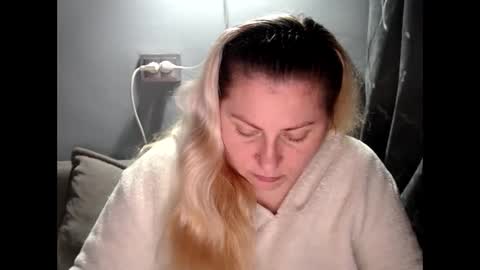 Snapshot of candycream74 chatting on October 8, 3:31 pm Laura online show from October 8, 3:31 pm